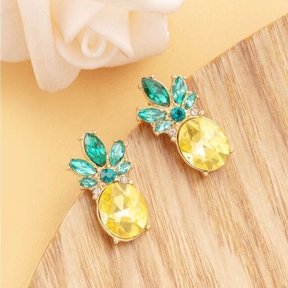 🍍 Betsey Johnson sparkling pineapple studs 🍍 - Picture 7 of 7